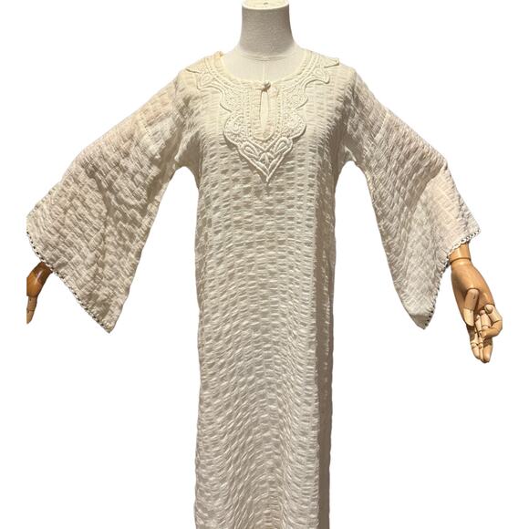 1970s Evelyn Pearson Embroidered Muslin Boho Dress with Bell Sleeves small - Picture 3 of 16